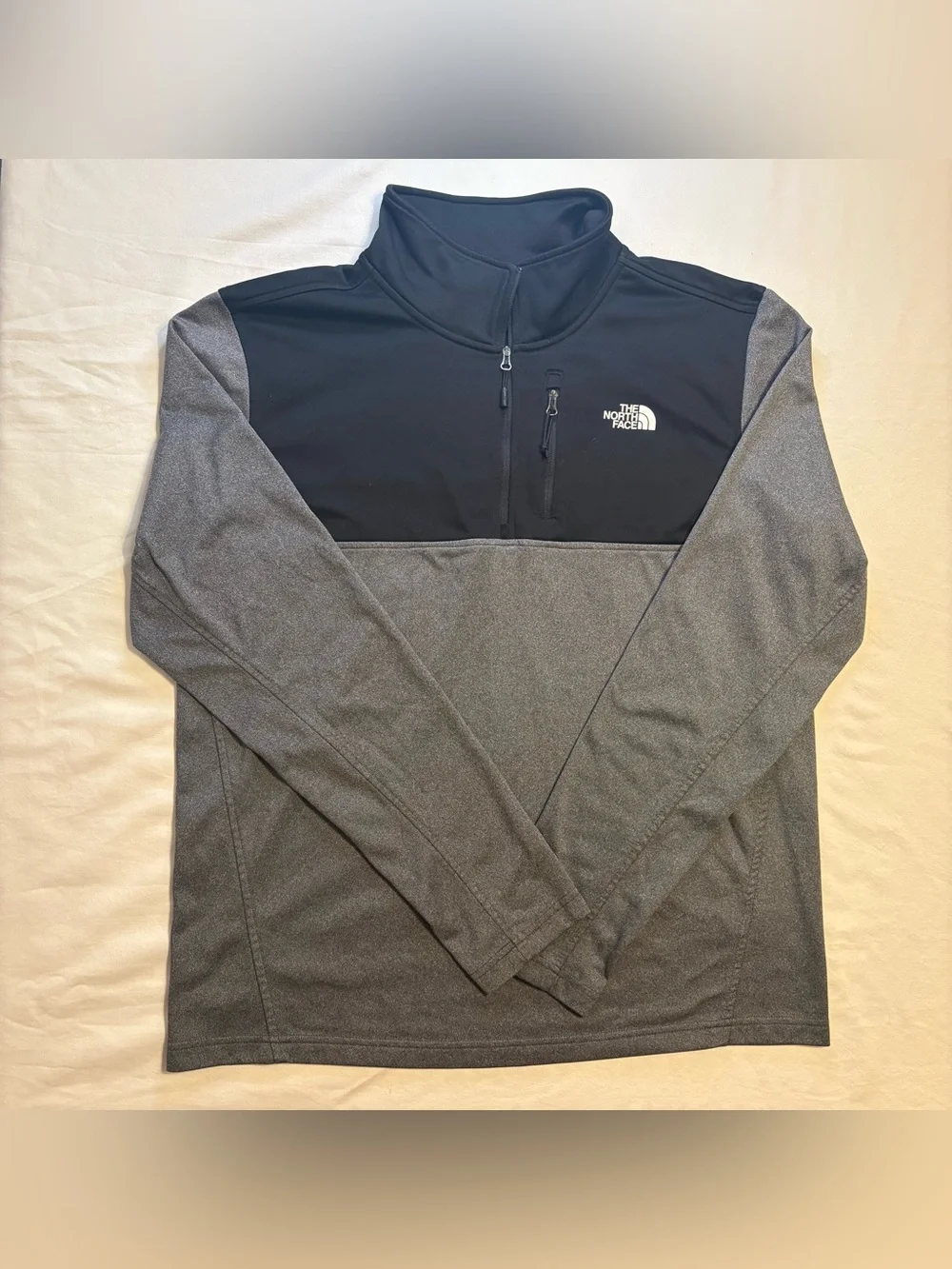 The North Face Men’s Cinder 100 1/4 Zip Pullover Fleece Black and Asphalt Gray